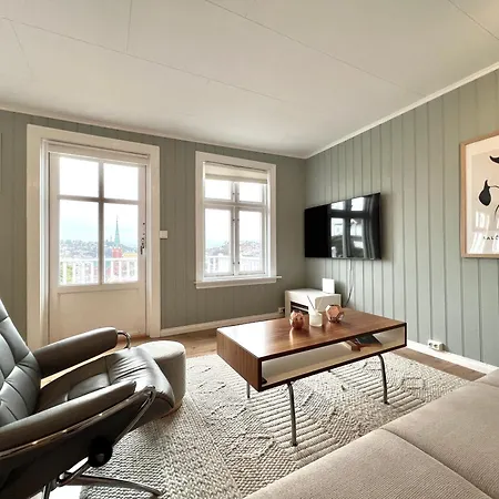 Sentrum - Koselig Hus Med Parkering Arendal Exterior photo