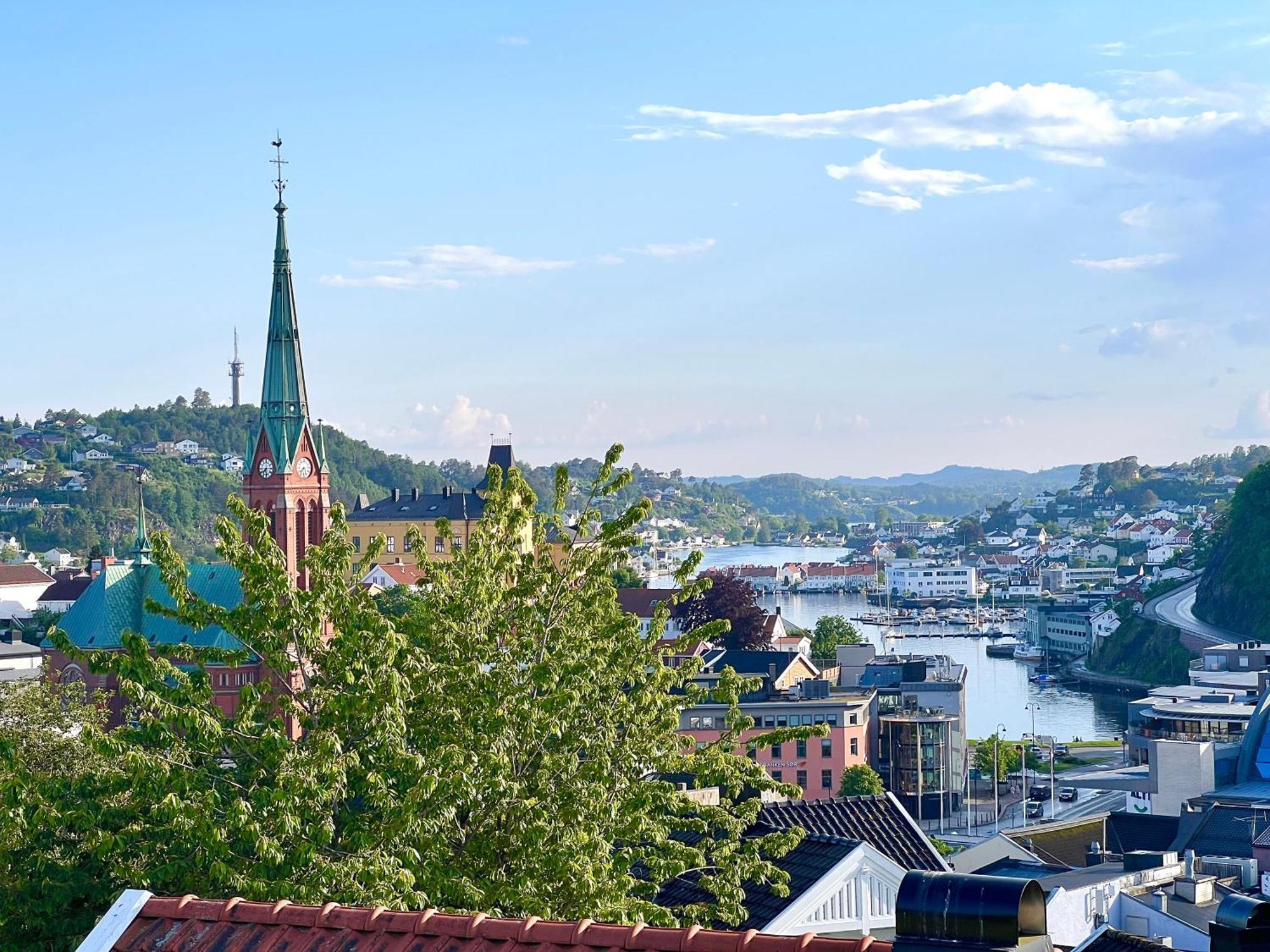 Sentrum - Koselig Hus Med Parkering