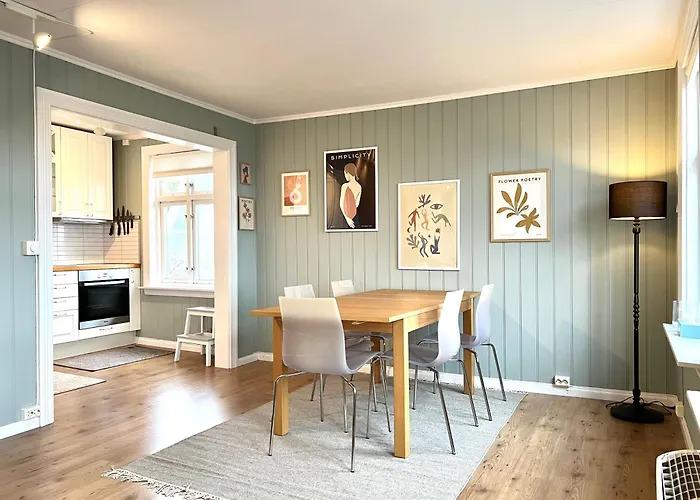 Sentrum - Koselig Hus Med Parkering